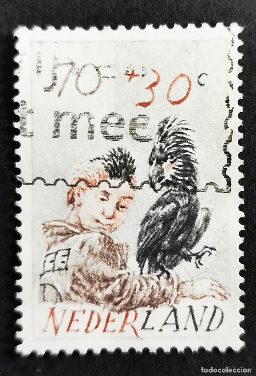 Sellos: Sello Pa&iacute;ses Bajos 1982, Ni&ntilde;o con p&aacute;jaro, 70+30 c. Michel: NL 1226