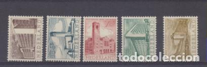 Sellos: Holanda 1955. Monumentos. 634-38 * - Foto 1