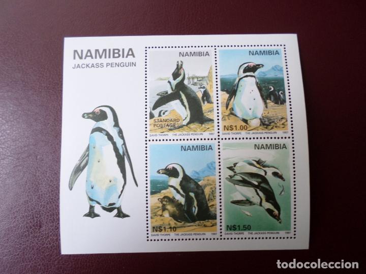 Timbres: .namibia, 1997, hojita bloque proteccion de la fauna, ping&uuml;inos, Yvert 28