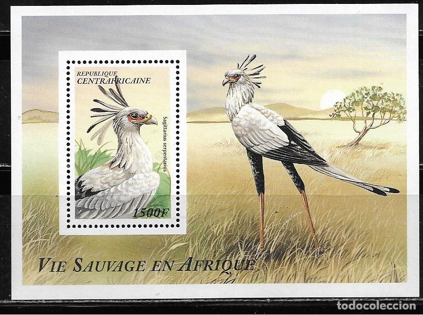 Sellos: CENTROAFRICANA, HOJA BLOQUE - FAUNA - AVES. MNH.