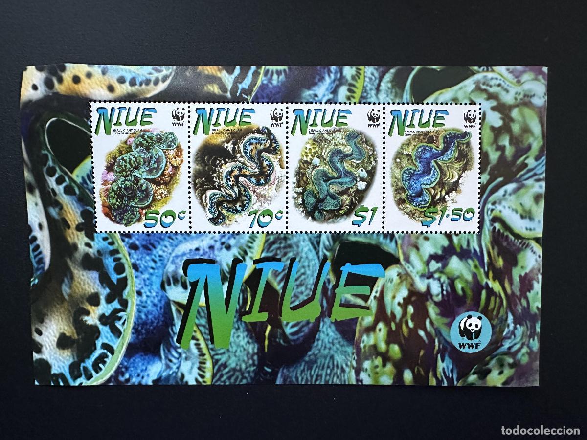 Sellos: Niue 2002 Min. Bl. 130 I WWF Marine Fauna peque&ntilde;a almeja gigante CON/CON logotipo