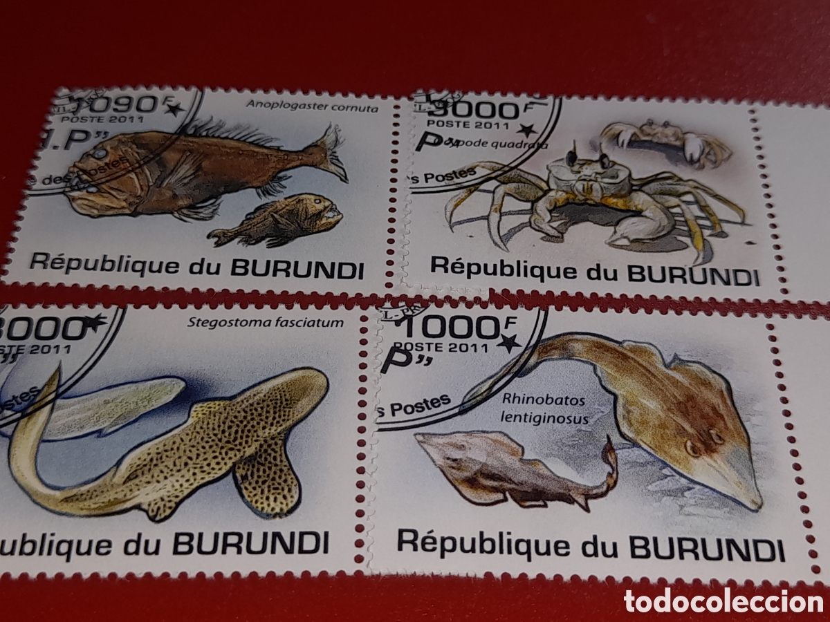 Sellos: Sello Burundi mtdo 2011. Fauna, vida marina. Cangrejo. Crustaceo. Manta. Raya. Tibur&oacute;n. Mam&iacute;feros.