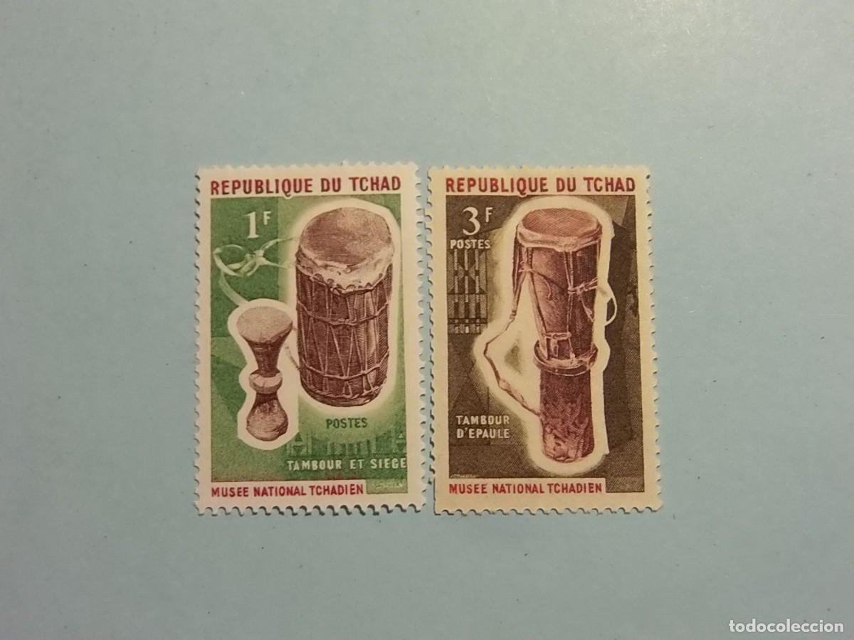 Sellos: REP. DEL CHAD 1965 - INSTRUMENTOS MUSICALES TRADICIONBALES - MUSEO - TAMBOR Y TABURETE.