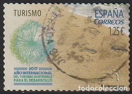 Sellos: Espa&ntilde;a 2017 Edifil 5114 Sello &ordm; A&ntilde;o Internacional Turismo Huellas en Playa con mar en fondo