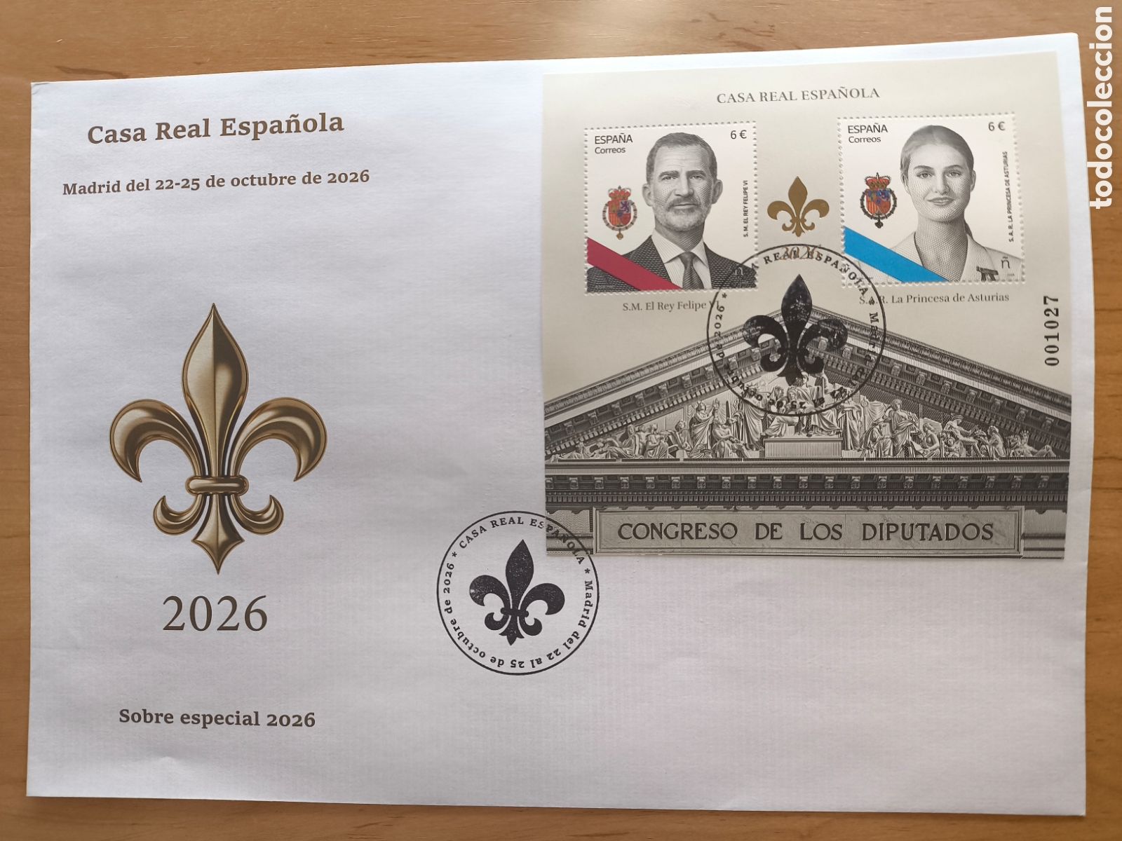 Sellos: Sobre Especial Casa real con la HB Casa Real 2025 con impresi&oacute;n flor de Lis en oro 2026