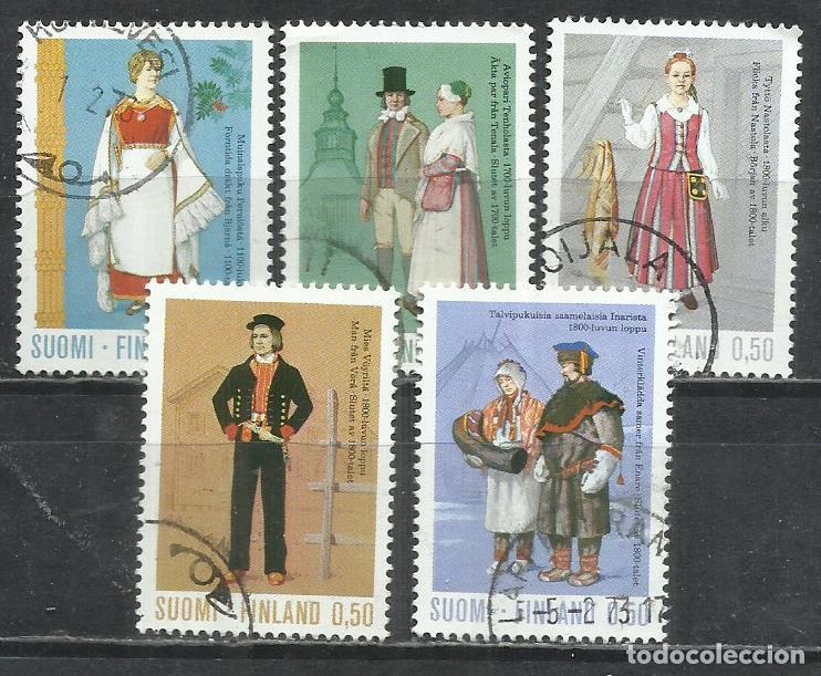 Sellos: 0392-SUOMI FINLAND FINLANDIA SERIE COMPLETA COSTUMBRES, FOLKLORE, TRAJES 1972 N&ordm; 678/678