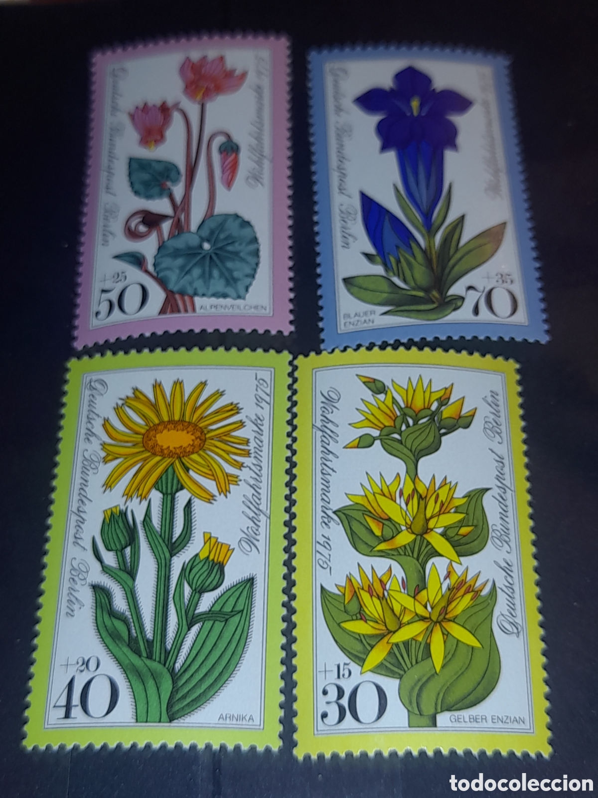 Timbres: Sello Alemania, Berlin nuevo 1975. Beneficiencia. Flores. Flora. Plantas. Naturaleza. Genciana.