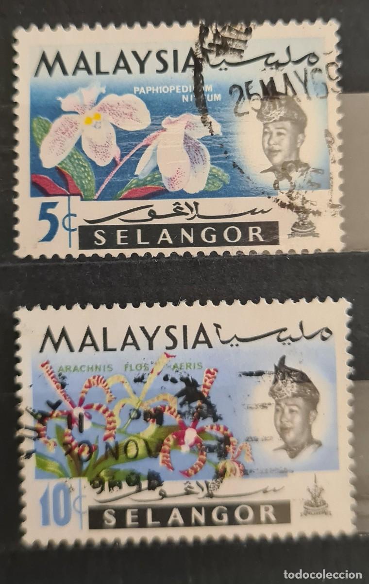 Sellos: Serie de sellos usados de Selangor 1965: el sult&aacute;n Salahuddin Abdul Aziz Shah con flores diversas