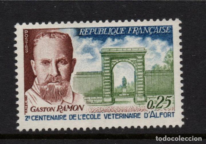Sellos: FRANCIA 1527** - A&Ntilde;O 1967 - BICENTENARIO DE LA ESCUELA DE VETERINARIA DE ALFORT