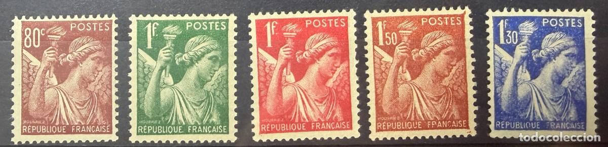 Sellos: FRANCIA, 1939-41. YVERT 431/35. TIPO IRIS. SERIE COMPLETA. NUEVOS. CON FIJASELLOS