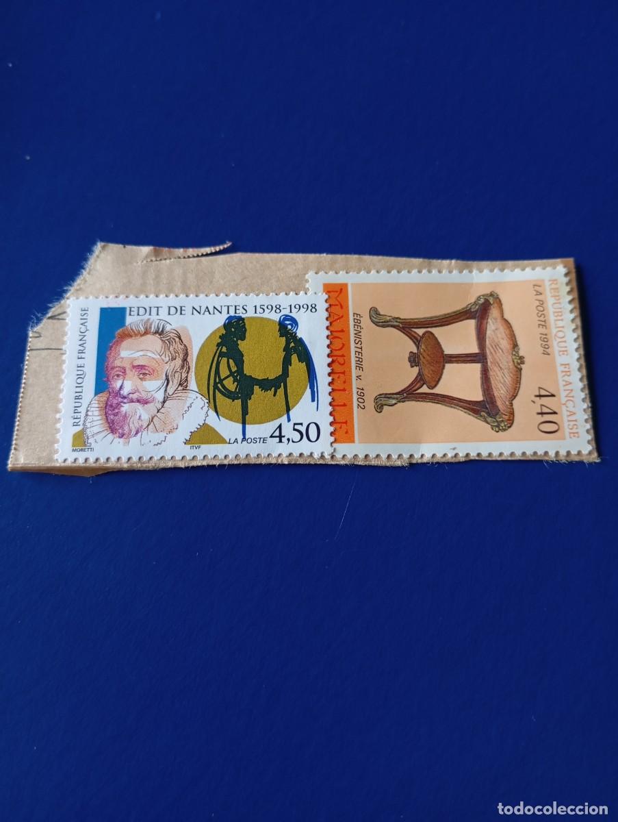 Sellos: 2 Sellos de Francia sobre fragmento