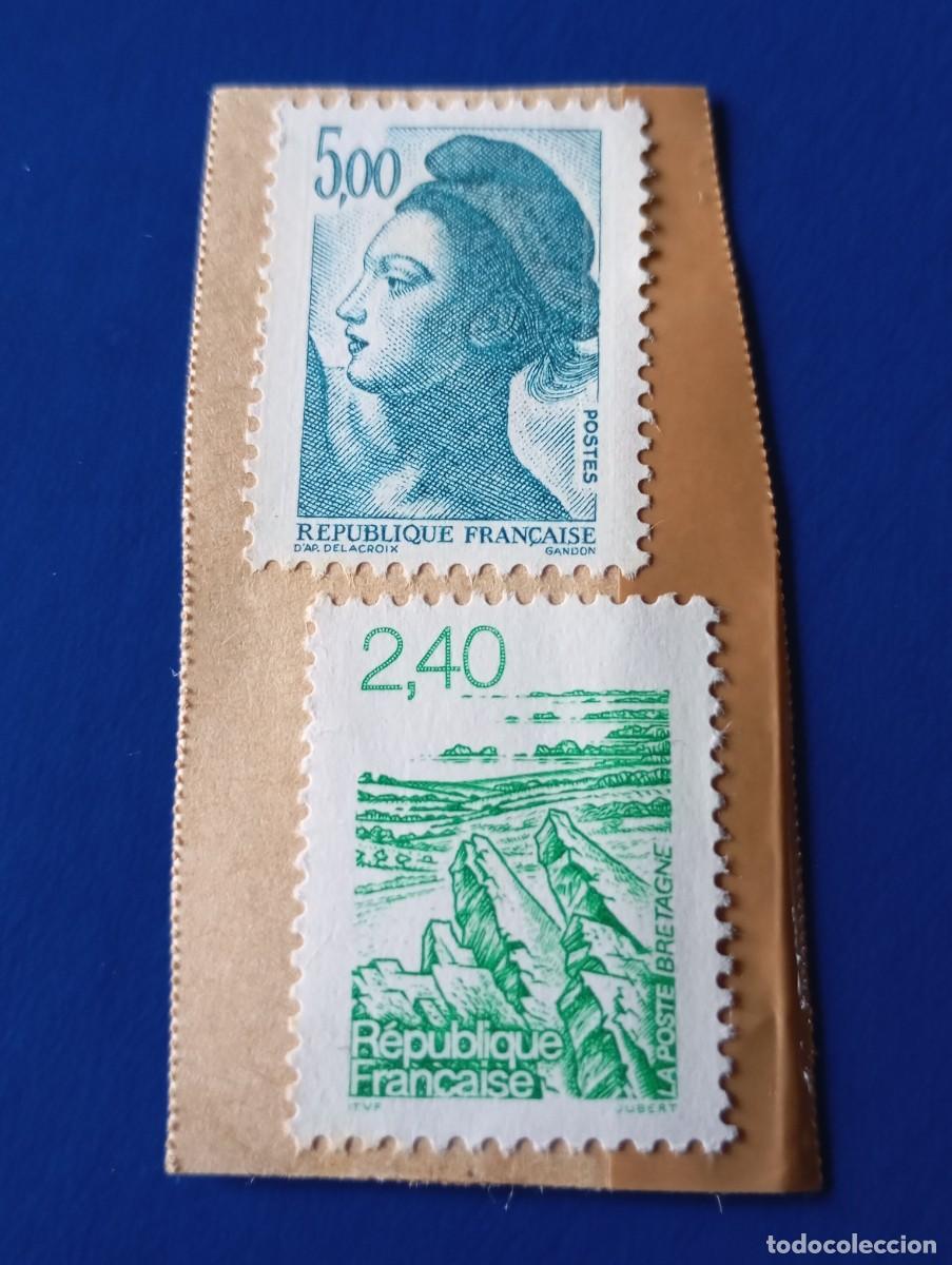Sellos: 2 Sellos de Francia sobre fragmento
