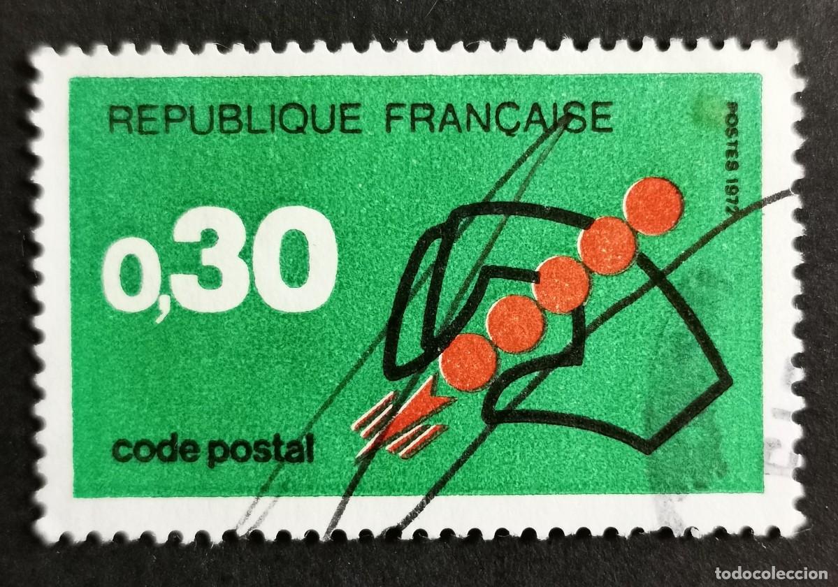 Sellos: Sello Francia 1972, Emblemas de mano y c&oacute;digo, 0,30 F Michel: 1795
