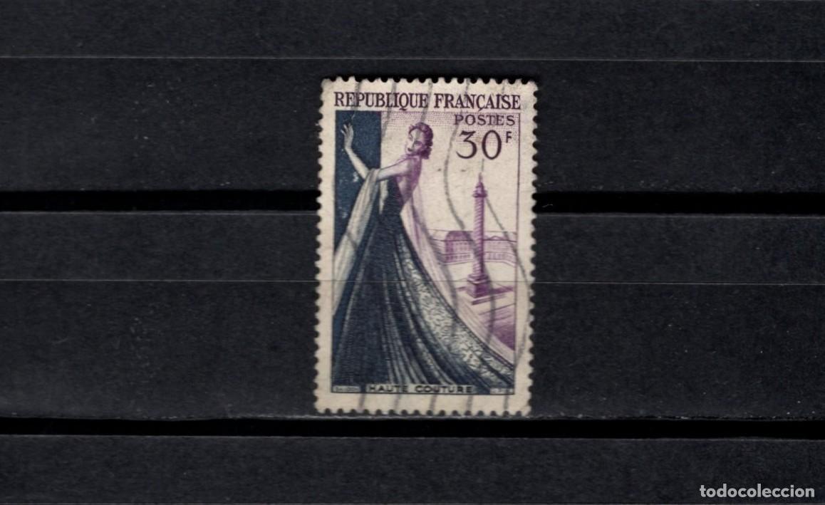 Sellos: Sello usado. &rdquo;Alta Costura&rdquo; (Haute Couture). 1953. Yvert 941.