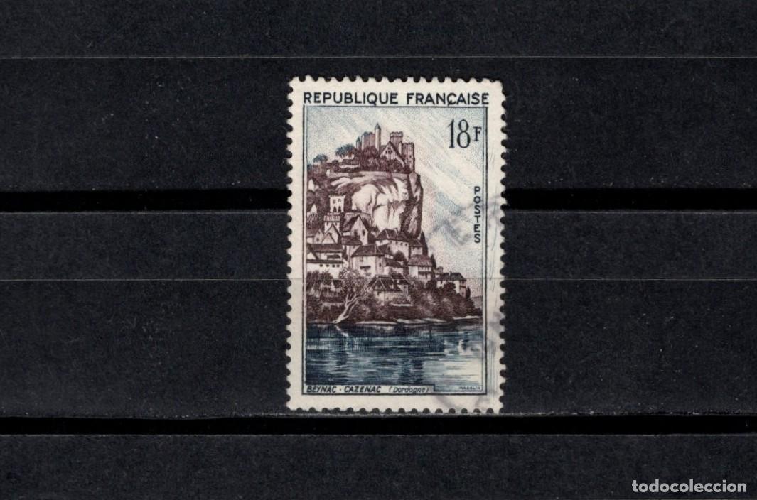 Sellos: Sello usado. Turismo. Beynac - Cazenac. Sello 18 francos. 1957. Yvert 1127.