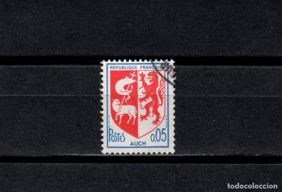 Sellos: Sello usado. Escudo de Auch. Sello de 0,05 francos. 1966. Yvert 1536.