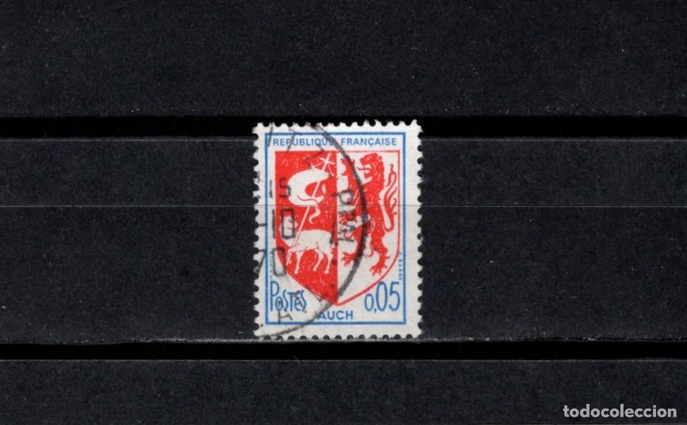 Sellos: Sello usado. Escudo de Auch. Sello de 0,05 francos. 1966. Yvert 1536.