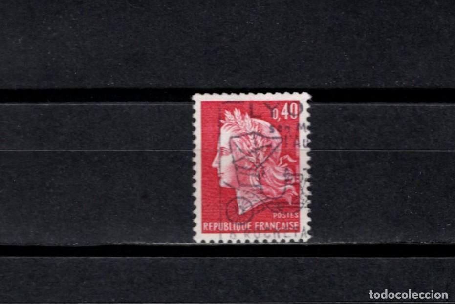 Sellos: Sello usado. Marianne de Cheffer. Sello de 0,30 francos rojo. 1969. Yvert 1536B.