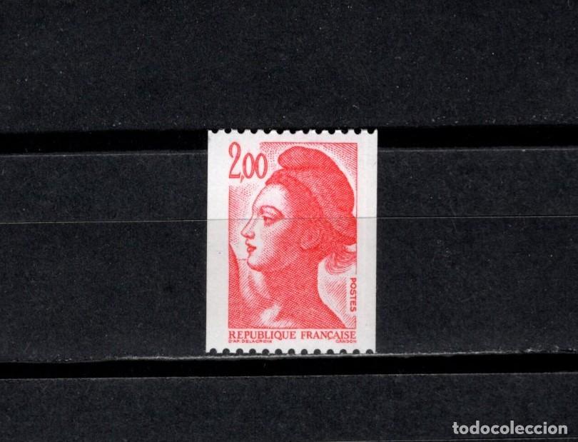 Sellos: Sello nuevo. Libertad de Gandon. Laterales sin dentar. Sello de 2 francos rojo. 1983. Yvert 2277.