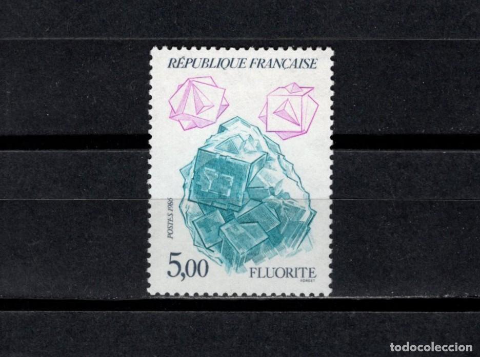 Sellos: Sello nuevo. Minerales. Fluorita. Sello de 5 francos. Septiembre 1986. Yvert 2432.
