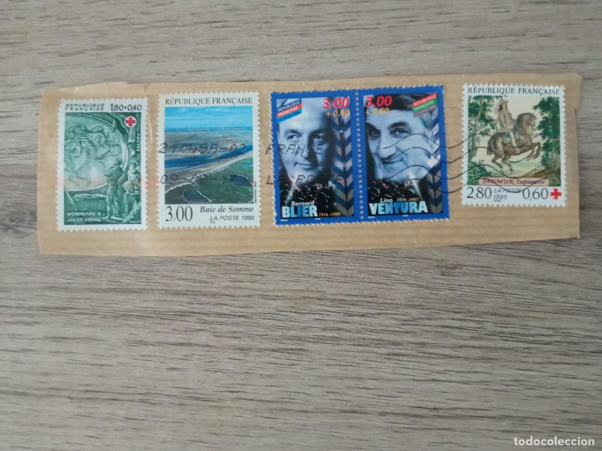 Sellos: 5 SELLOS FRANCES, DOS DE CINE LINO VENTURA Y BERNARD BLIER, PEGADOS Y MATASELLADOS