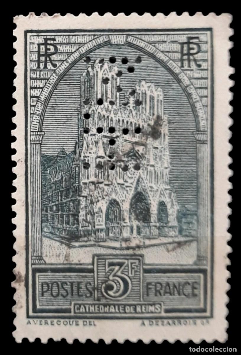 Sellos: FRANCIA 1929 -1931 TURISMO. PERFORADO - PERFIN. USADO.