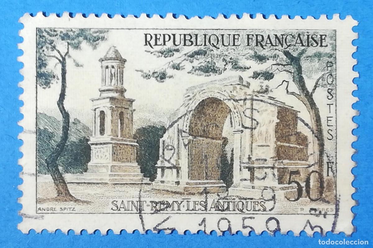 Sellos: Mausoleo y Arco de Triunfo de Glanum, Francia. Yvert 1130.