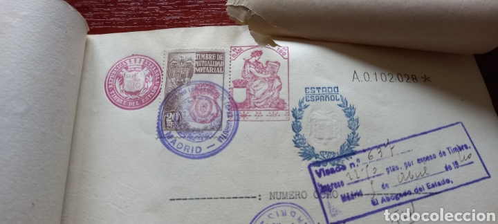 Sellos: Documento con sellos. 1940 - Foto 1