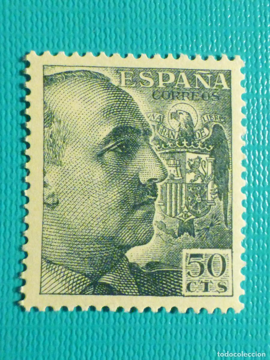 Sellos: Sello - Edifil 927 - General Franco, A&ntilde;o 1940-45 - 50 C&eacute;ntimos - Cts. - Gris -