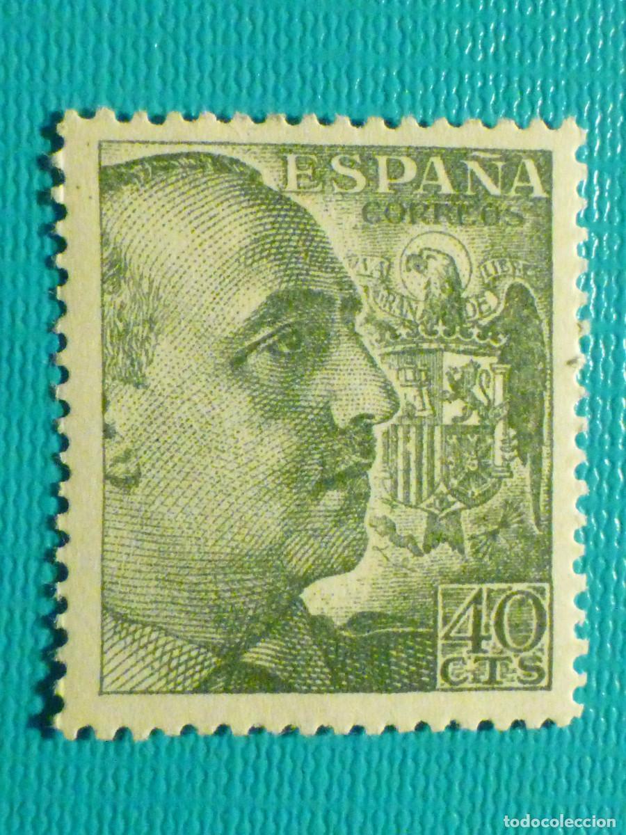 Sellos: Sello - Edifil 925 - General Franco, A&ntilde;o 1940-45 - 40 C&eacute;ntimos - Cts. - Verde Grisaceo -