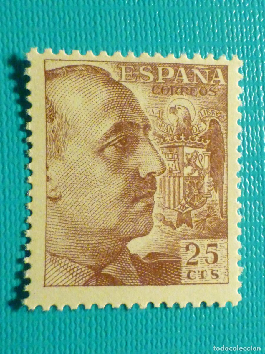 Sellos: Sello - Edifil 1048 - General Franco, A&ntilde;o 1951 - 25 C&eacute;ntimos - Cts. - Casta&ntilde;o Lila -