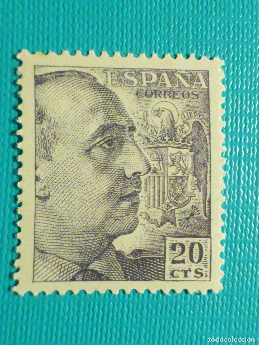 Sellos: Sello - Edifil 920 - General Franco, A&ntilde;o 1940-45 - 20 C&eacute;ntimos - Cts. - Violeta -