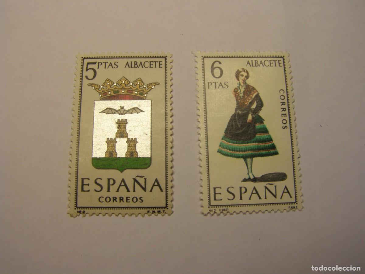 Sellos: Sellos Espa&ntilde;a, escudo y traje t&iacute;pico, Albacete. Nuevos sin usar.