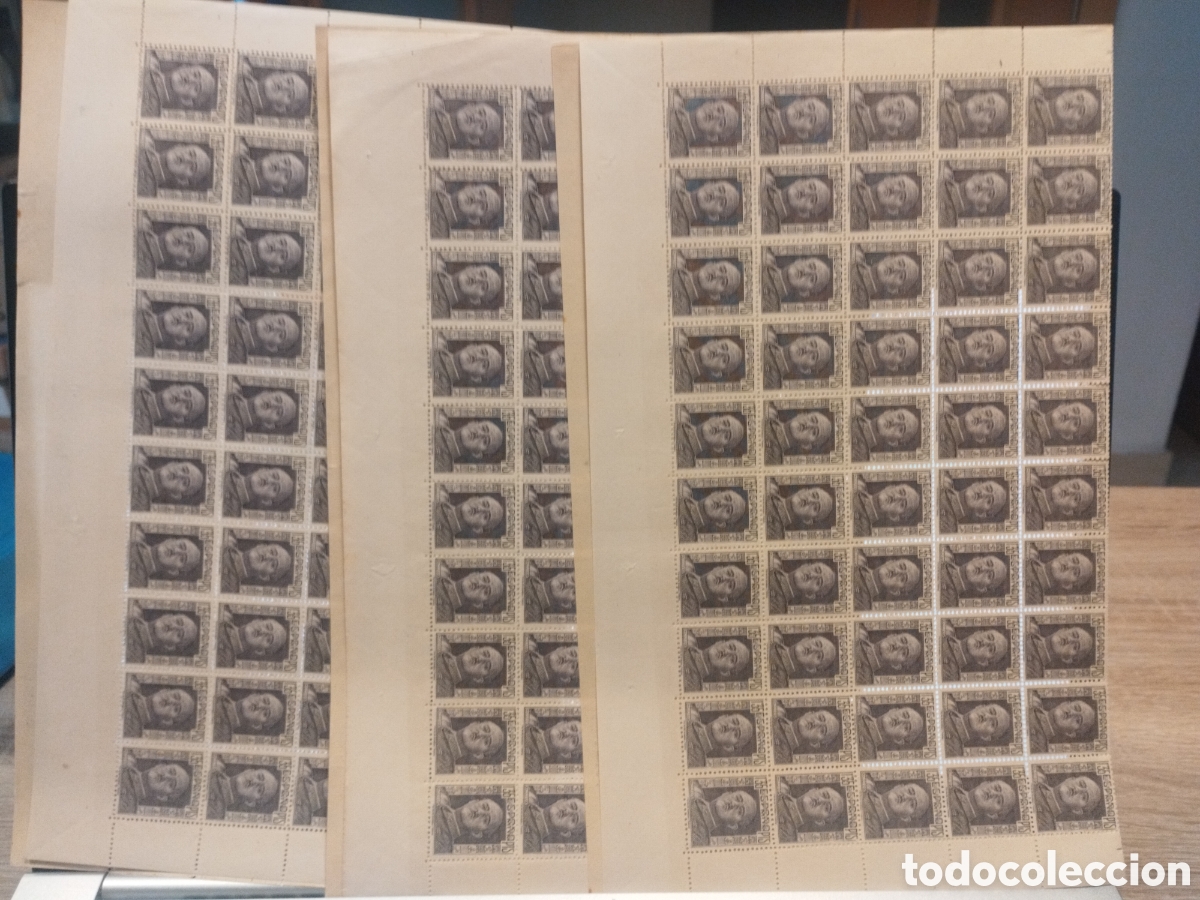 Selos: ESPA&Ntilde;A. EDIFIL 1061. FRANCISCO FRANCO 1,35 PTAS. VIOLETA. 300 SELLOS EN PLIEGOS
