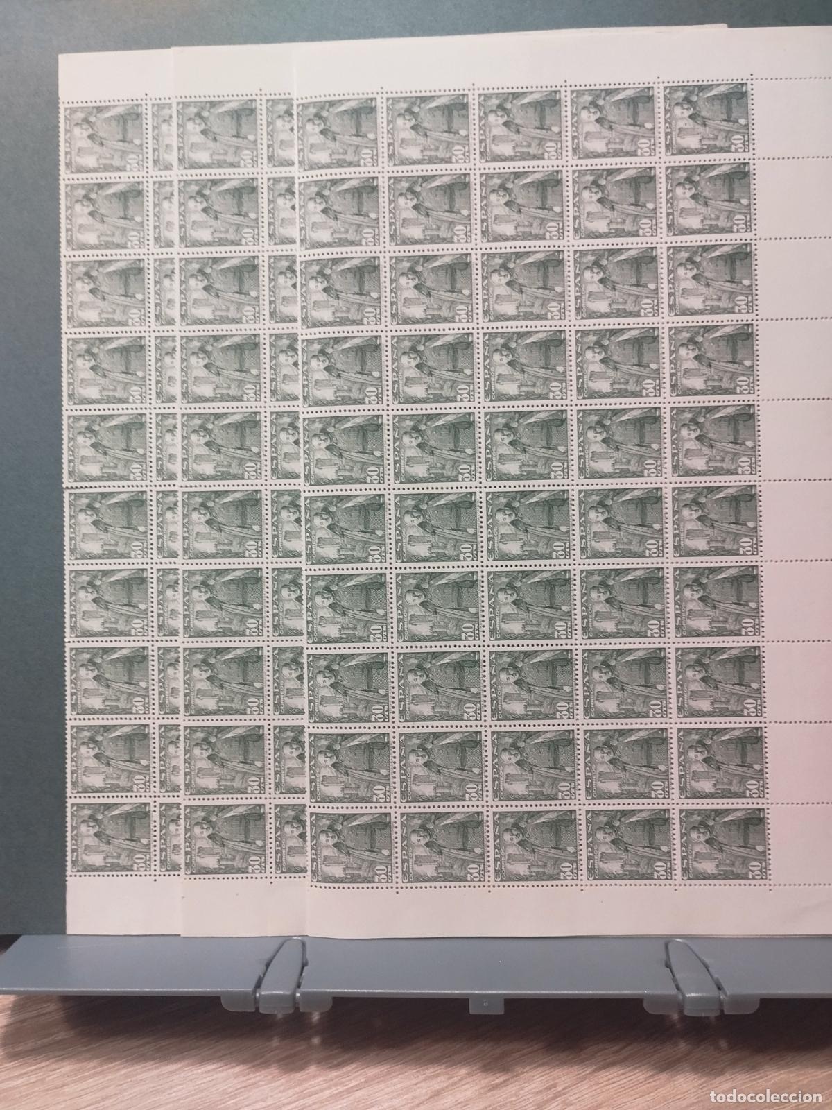 Selos: ESPA&Ntilde;A. EDIFIL 1025. FRANCISCO FRANCO. 30 CTS. VERDE OLIVA. 300 SELLOS EN PLIEGOS