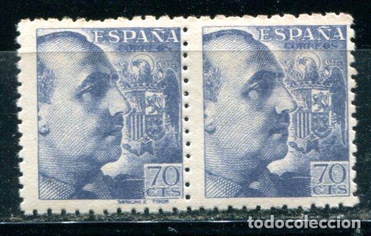 Sellos: Edifil 929 y 929 t. 70 cts Franco dentado grueso, en pareja, variedad. Ver descripci&oacute;n