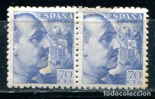 Sellos: Edifil 929 y 929 t. 70 cts Franco dentado grueso, en pareja, variedad. Ver descripci&oacute;n