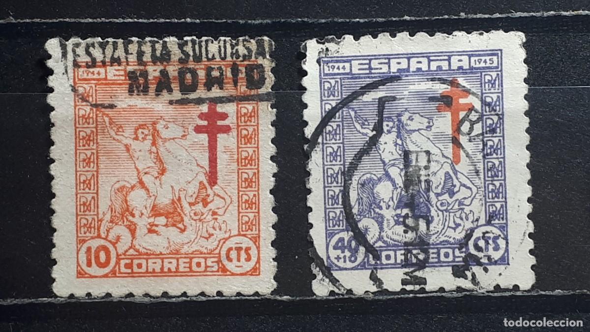 Sellos: ESPA&Ntilde;A. A&Ntilde;O 1944. &deg;. EDIFIL 984, 986