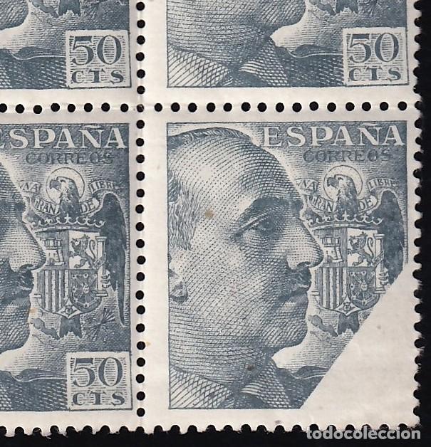 Francobolli: ESPA&Ntilde;A, 1949 EDIFIL N&ordm; 1053 /**/, 50 c. gris, [Bloque de cuatro, un sello defecto de impresi&oacute;n.]