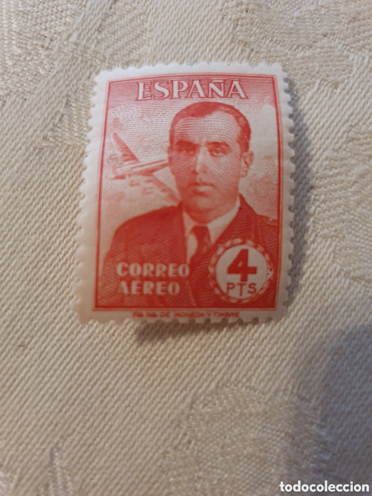 Sellos: Edifil 991. 4 pesetas 1945. Haya. Correo a&eacute;reo. Nuevo con goma. Bien centrado.
