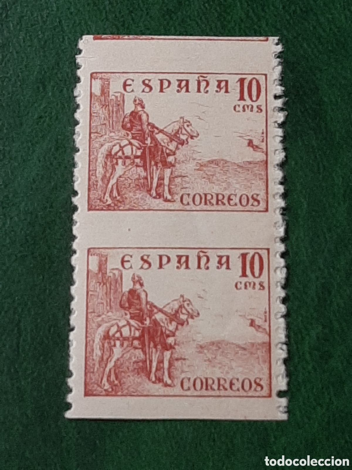 Sellos: Edifil 818 en pareja vertical con ERROR por ausencia del dentado horizontal. A&ntilde;o 1939.