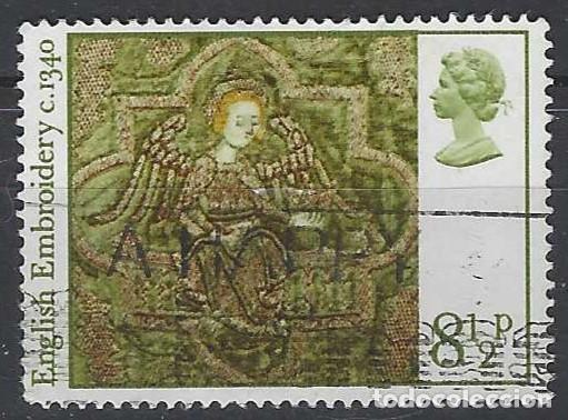 Sellos: GRAN BRETA&Ntilde;A 1976 - NAVIDAD, TAPICER&Iacute;AS MEDIEVALES, &Aacute;NGEL TRAYENDO UNA CORONA - USADO