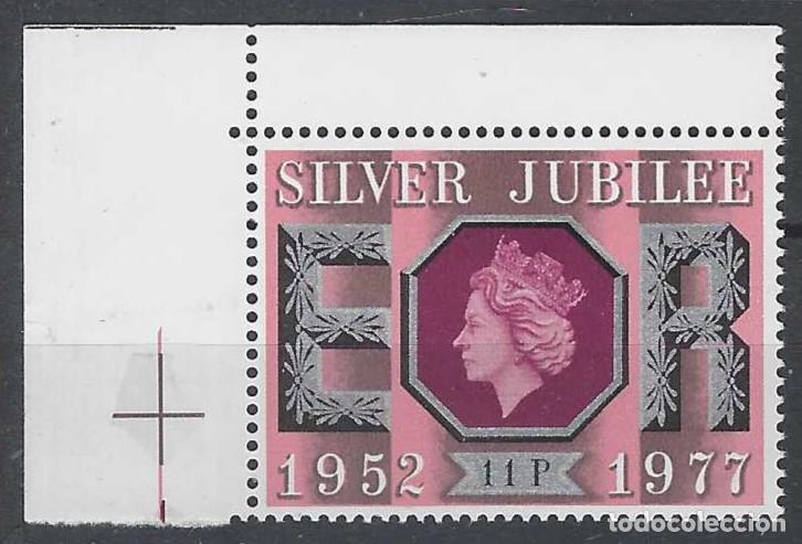 Sellos: GRAN BRETA&Ntilde;A 1977 - 25&ordm; ANIV. DEL REINADO DE ISABEL II, 11P EN BORDE HOJA - MNH**
