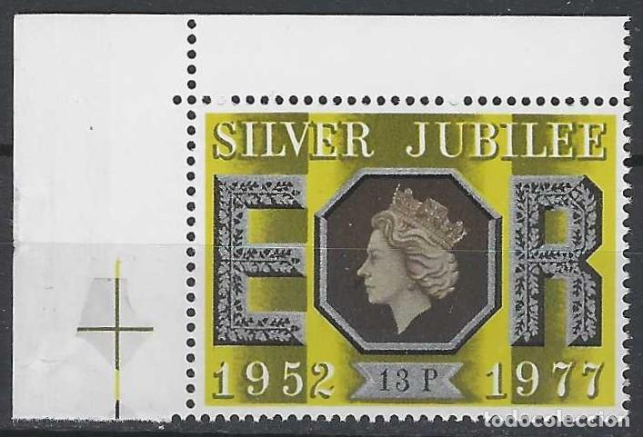 Sellos: GRAN BRETA&Ntilde;A 1977 - 25&ordm; ANIV. DEL REINADO DE ISABEL II, 13P EN BORDE HOJA - MNH**