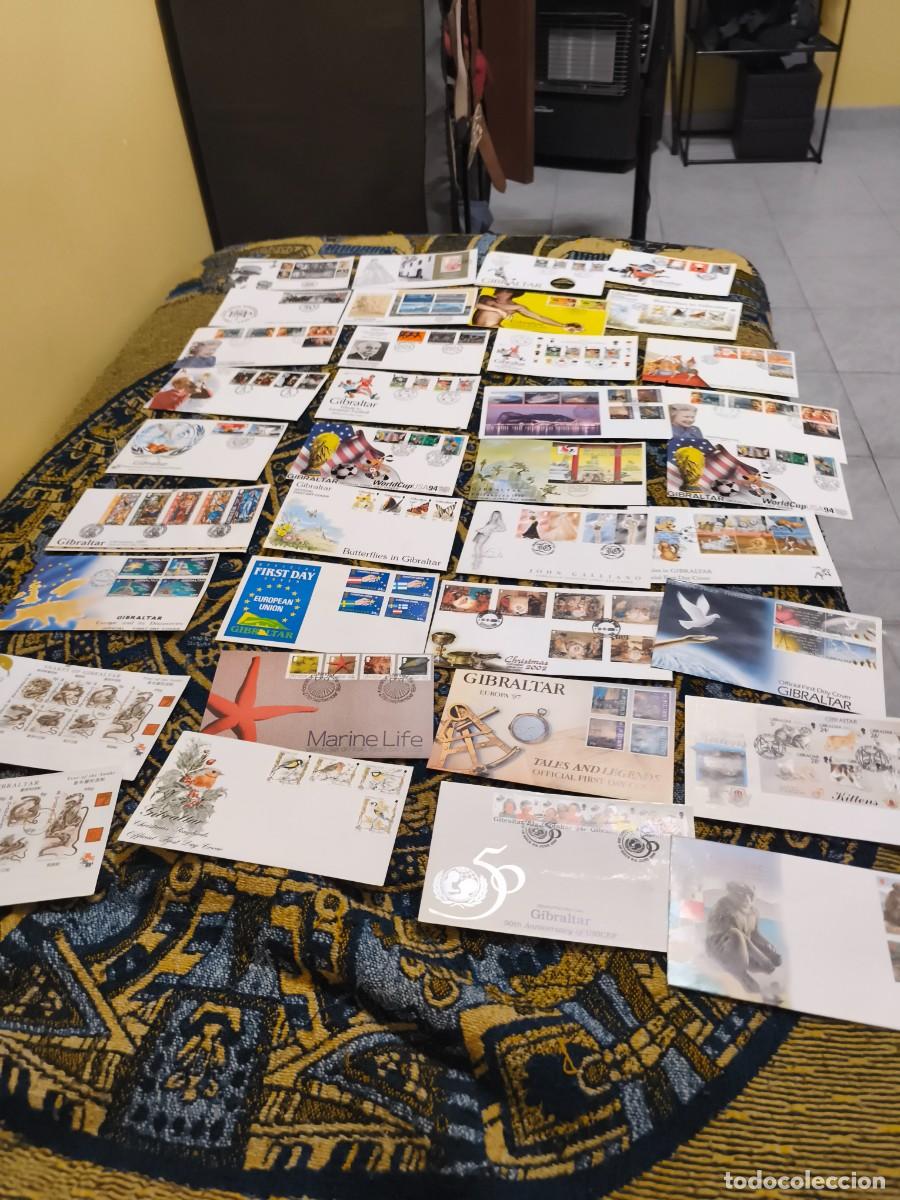 Sellos: Paquete de 36 sobres de primer d&iacute;a de Gibraltar
