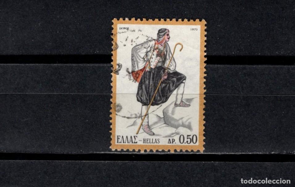 Sellos: Sello usado. Traje t&iacute;pico isla de Skyros. 1973 abril. Yvert 1111.