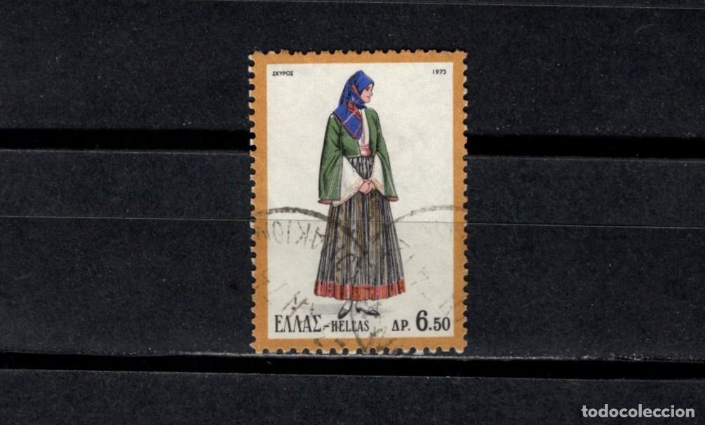 Sellos: Sello usado. Traje t&iacute;pico femenino de la isla Skyros. 1973 abril. Yvert 1118.