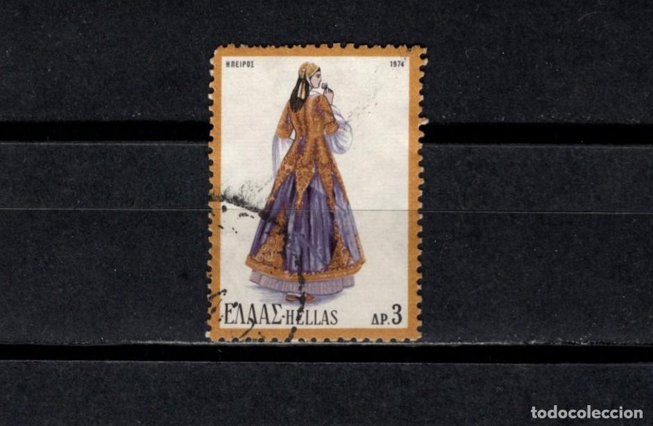 Sellos: Sello Usado. Traje tipico femenino de Ioanina (Epiro). Diciembre de 1974. Yvert 1164.