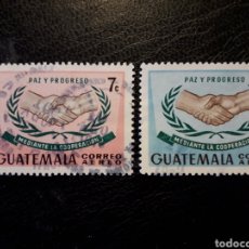 Sellos: GUATEMALA YVERT A-371/2. SERIE COMPLETA USADA. COOPERACIÓN. MANOS.