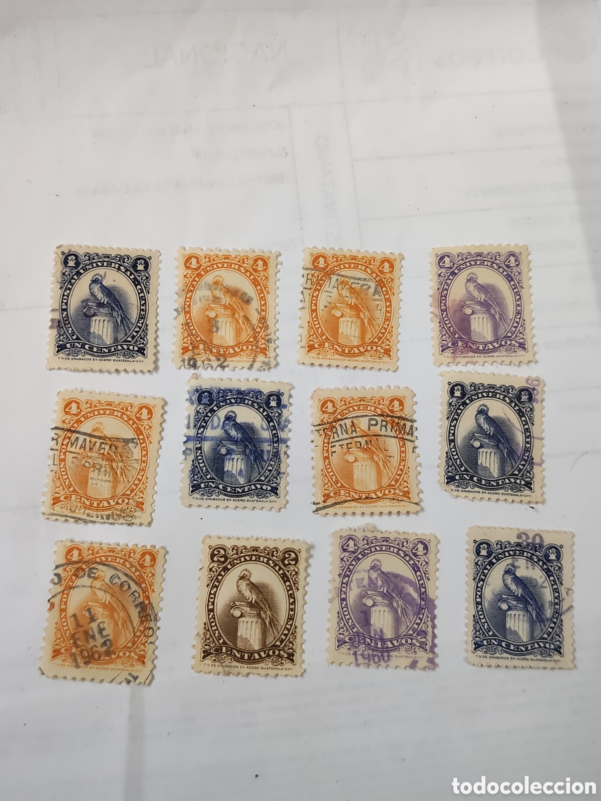 Francobolli: 12 sellos de Guatemala p&aacute;jaro Quetzal emblema Nacional 1954